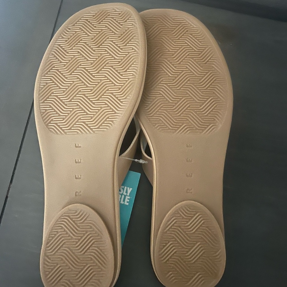 Reef Willow Ella Thong Flat Sandals - Picture 6 of 7